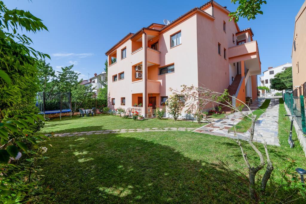 Charming House On The Beach And Deluxe Apartment Pula Eksteriør billede