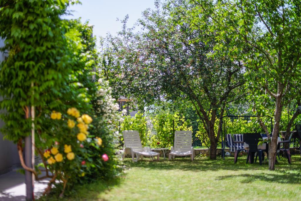 Charming House On The Beach And Deluxe Apartment Pula Eksteriør billede