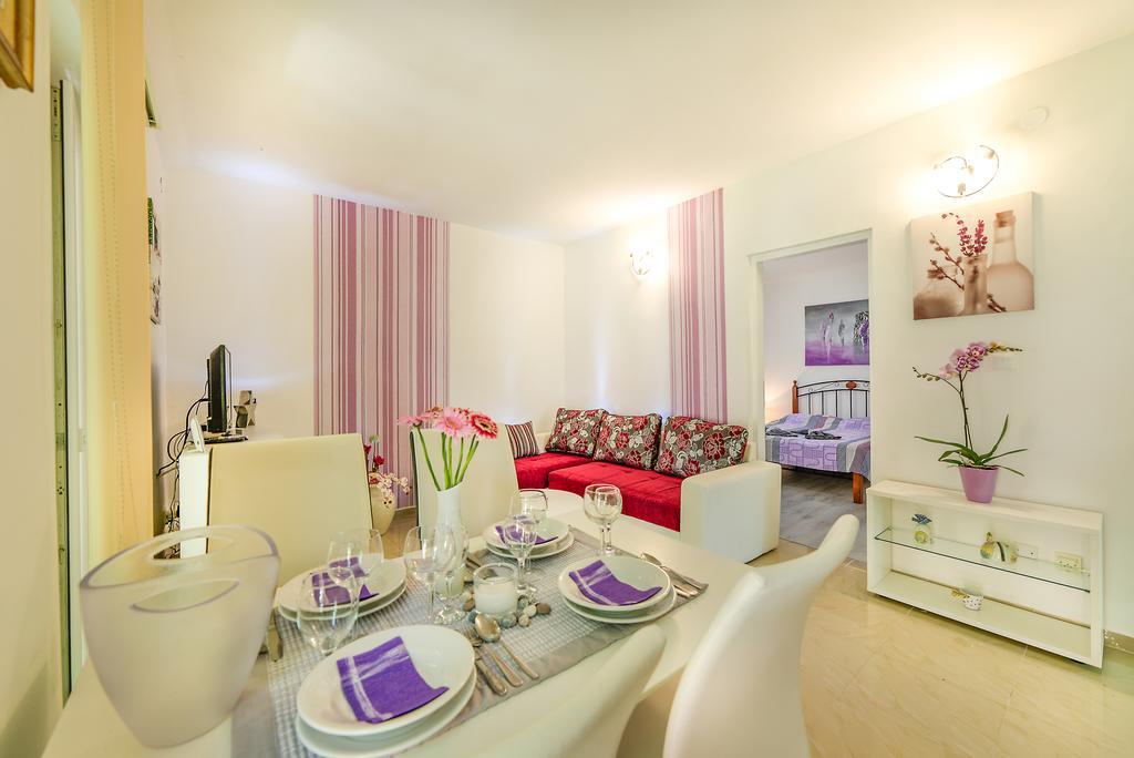 Charming House On The Beach And Deluxe Apartment Pula Eksteriør billede