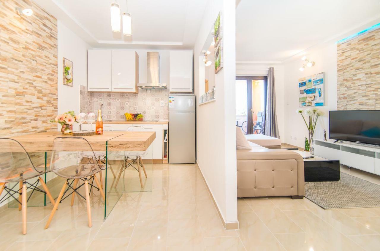 Charming House On The Beach And Deluxe Apartment Pula Eksteriør billede
