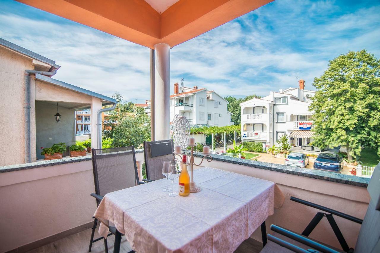 Charming House On The Beach And Deluxe Apartment Pula Eksteriør billede