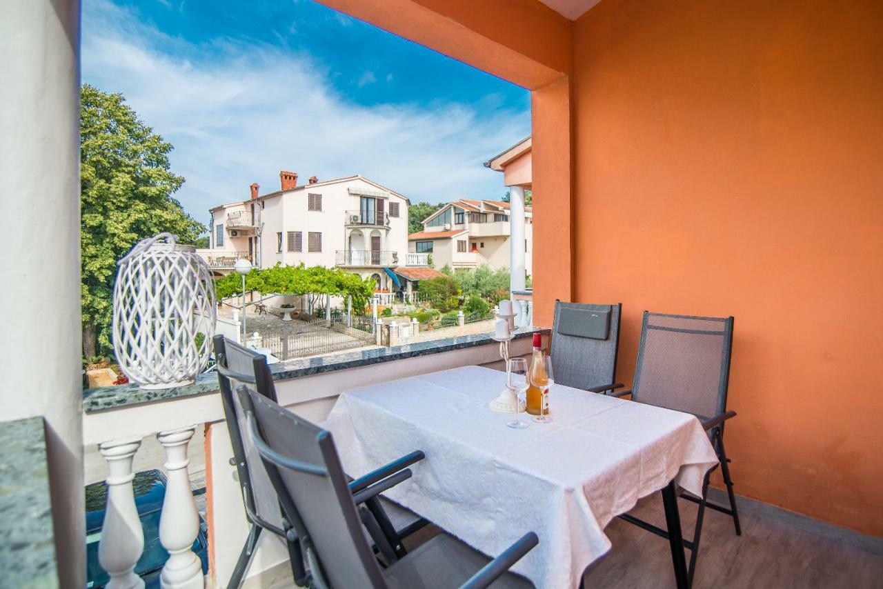 Charming House On The Beach And Deluxe Apartment Pula Eksteriør billede