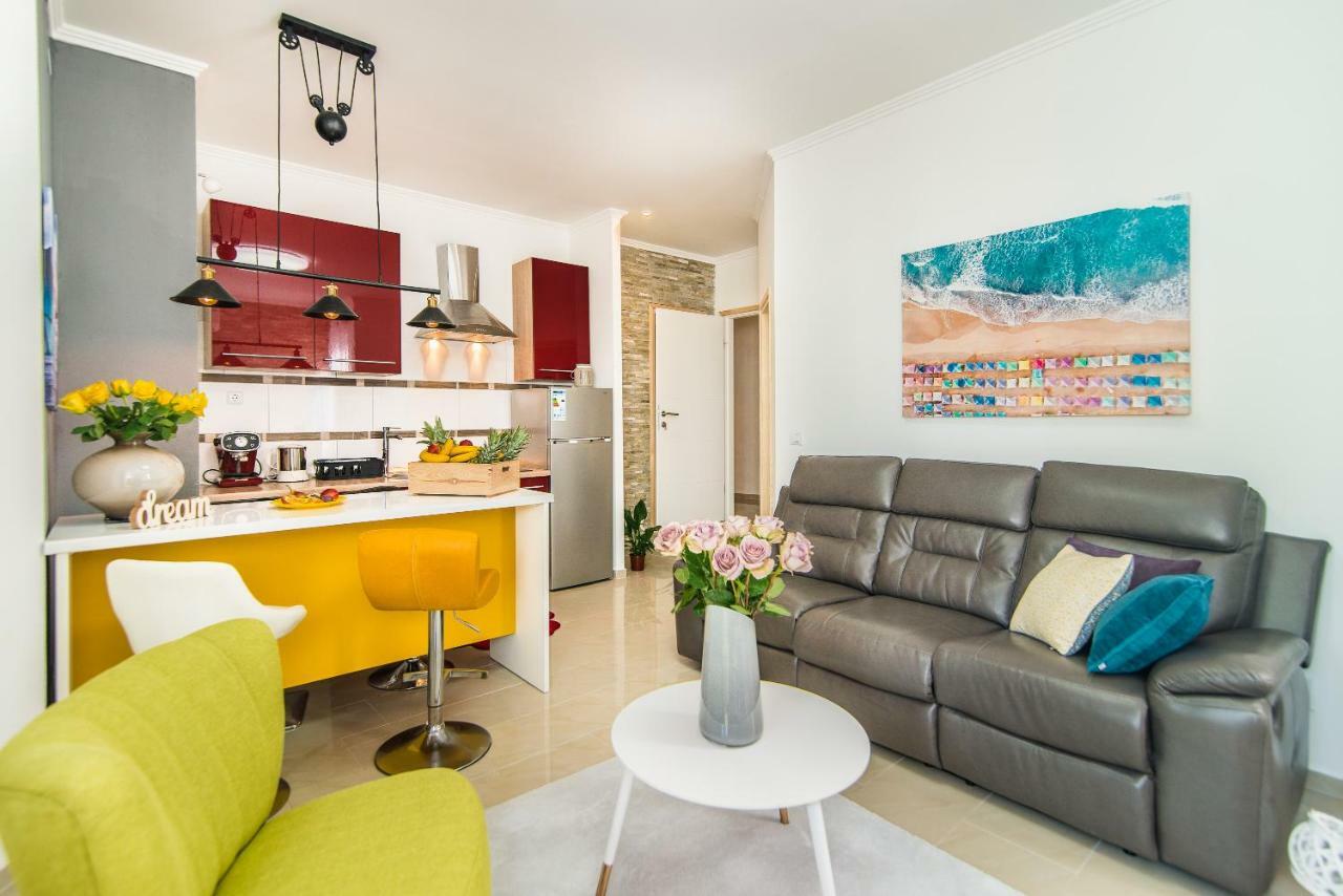Charming House On The Beach And Deluxe Apartment Pula Eksteriør billede
