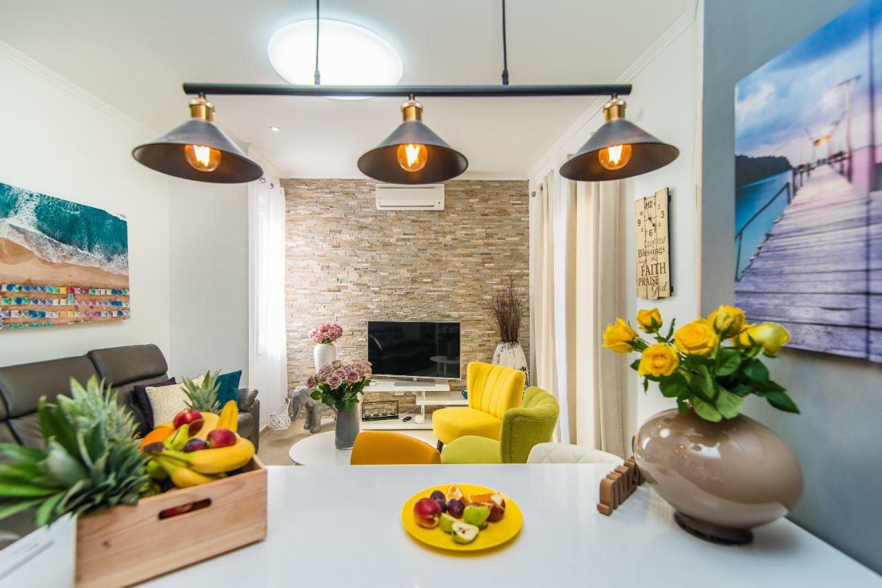 Charming House On The Beach And Deluxe Apartment Pula Eksteriør billede