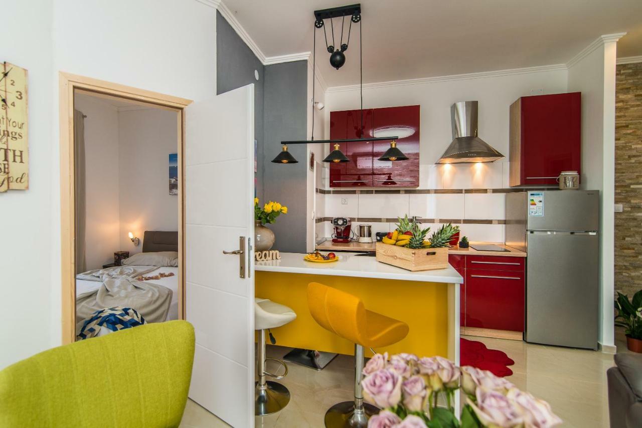 Charming House On The Beach And Deluxe Apartment Pula Eksteriør billede